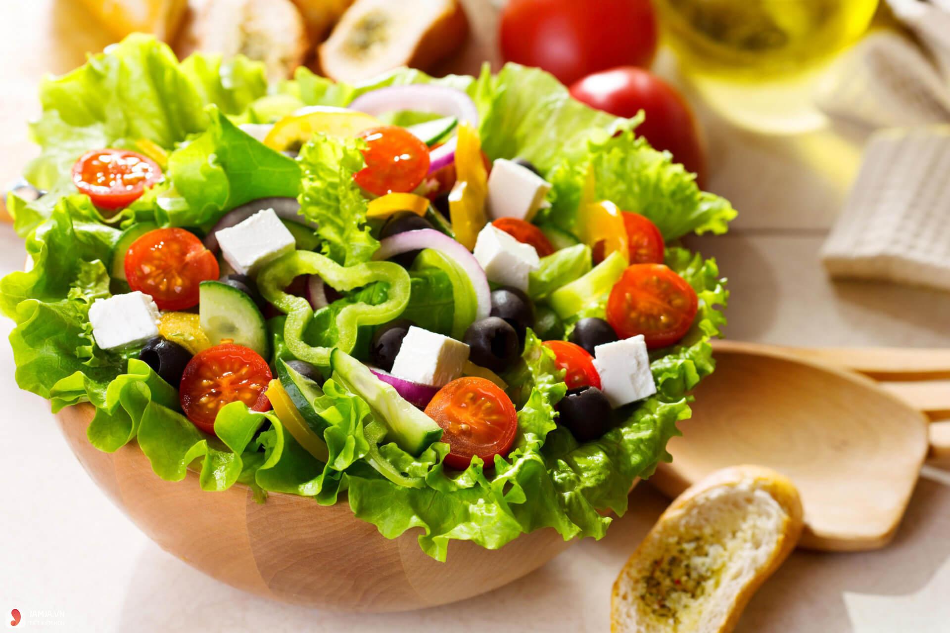 Salad-tron-sot-mayonnaise